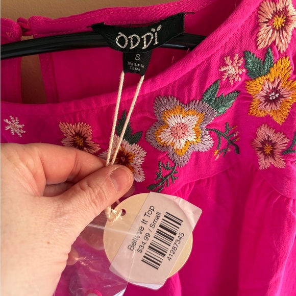 Oddy top‎ - Picture 2 of 2